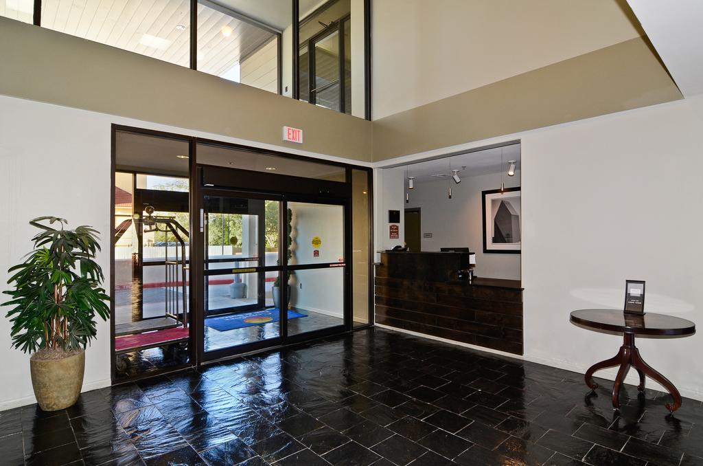 Hotel Baymont By Wyndham Columbus Exterior foto